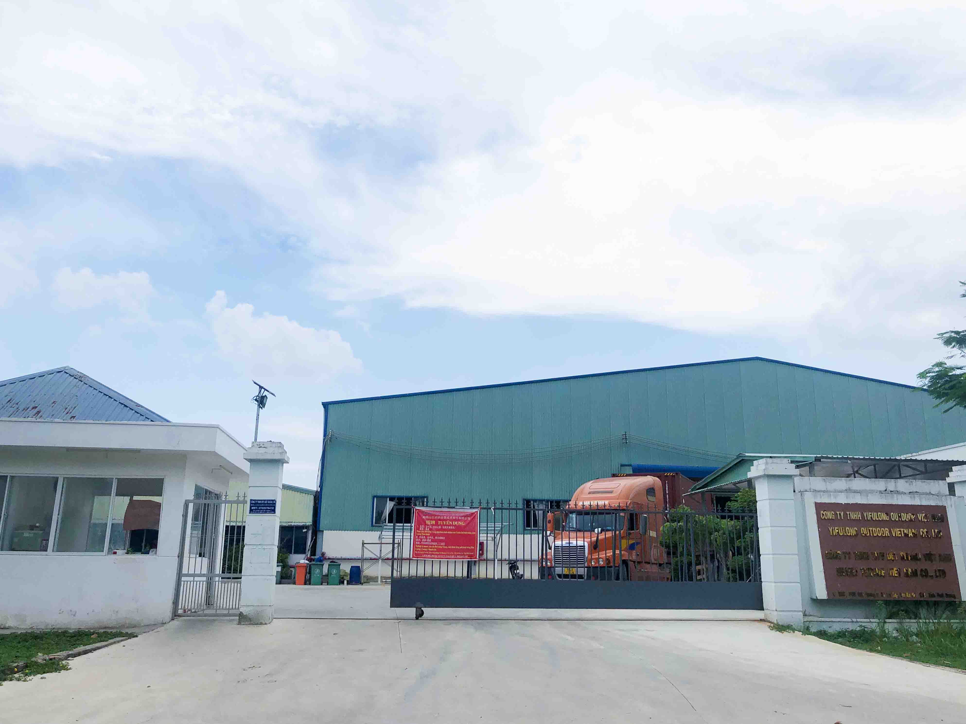 sealock-vietnam-factory