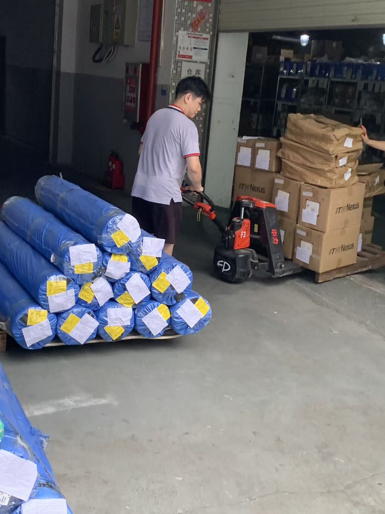 Strict QA material traceability tag on a pallet of custom ABS top covers manufactured by Anyang Plastic. Strict QA material traceability tag on a pallet of custom ABS top covers manufactured by Anyang Plastic.